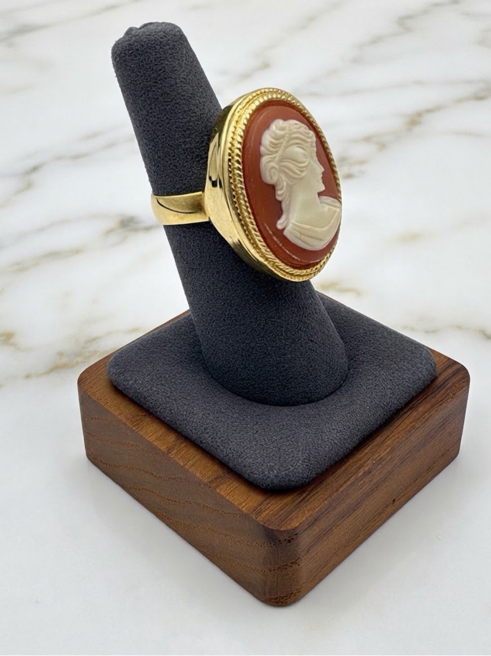 Vintage Avon Cameo Solid Perfume Ring - Gold Tone adjustable -
